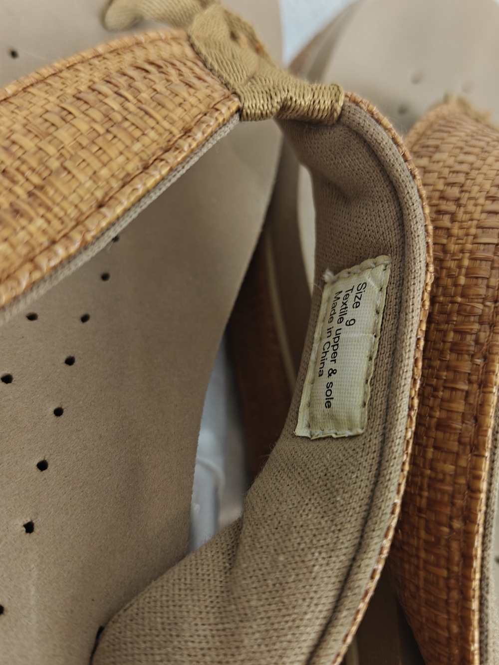 Volatile Bahama Wedge Sandals Women's Size 9 Tan Woven Comfort Thong Shoes - Picture 7 of 11